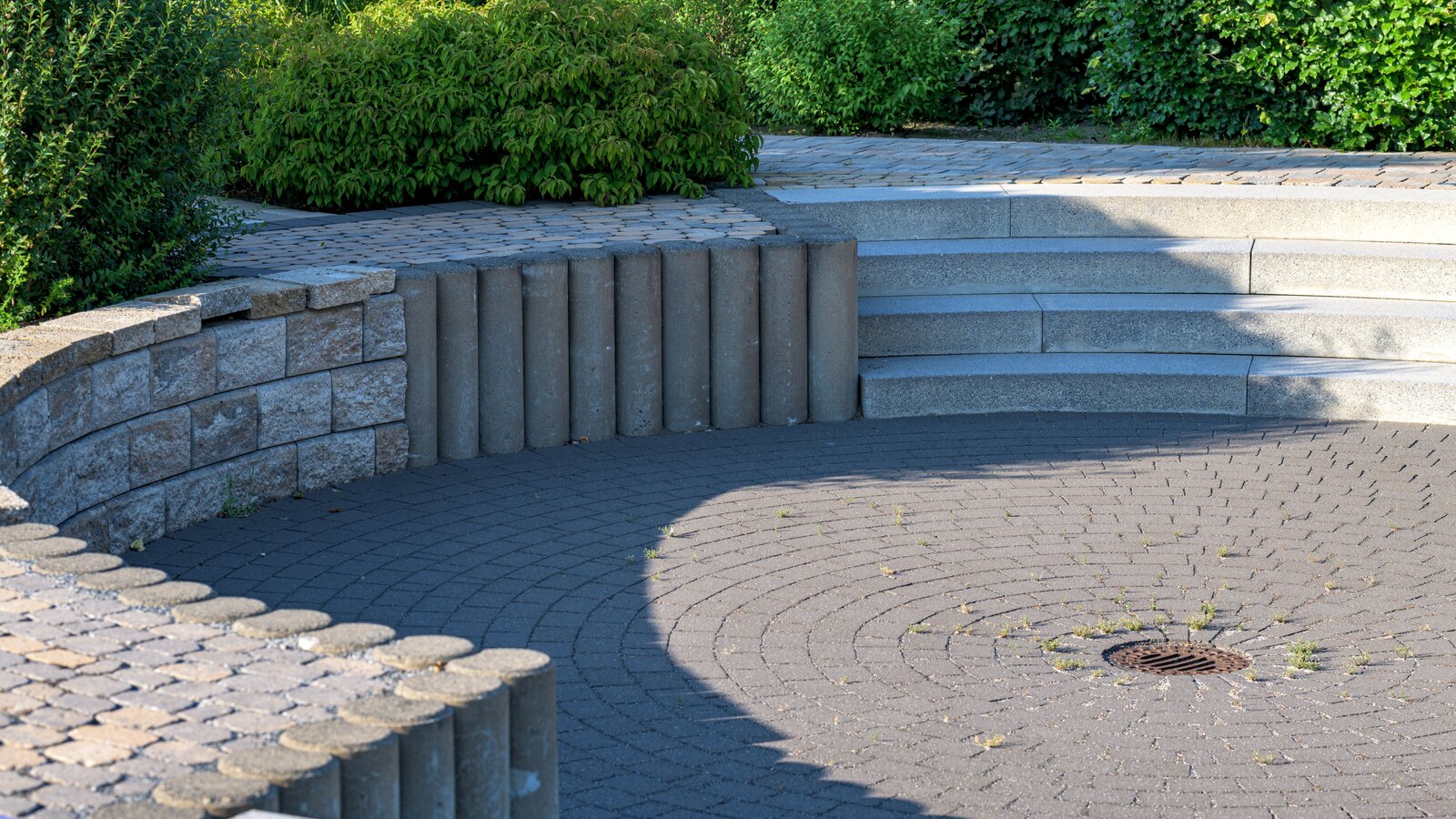 Natural stone paving
